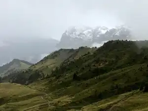 30-8-20, first dusting of snow on the mountain tops today!