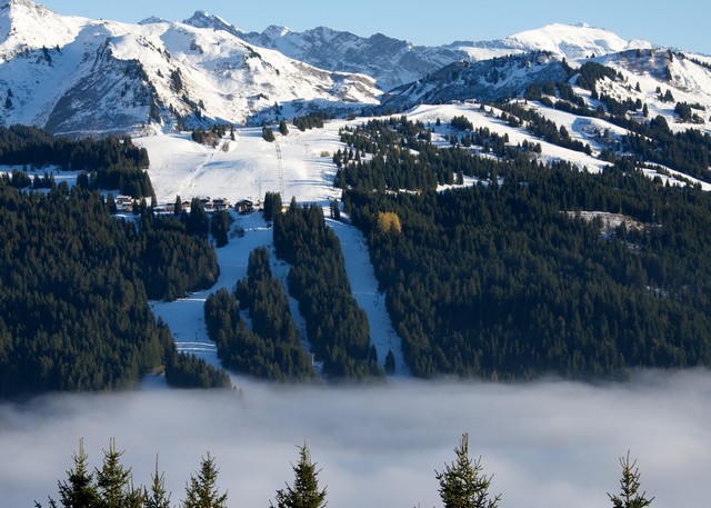 16/11/13, Chavannes almost looking ready to ski today!
