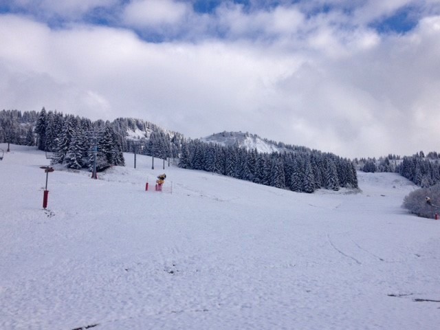 6-11-16, the Les Gets bowl looking nice with first snow of the winter!