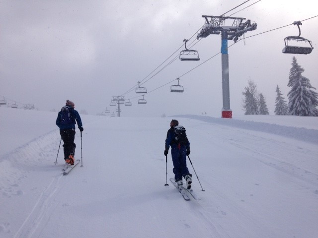 11-11-16, the first ski tour of the winter in Les Gets.