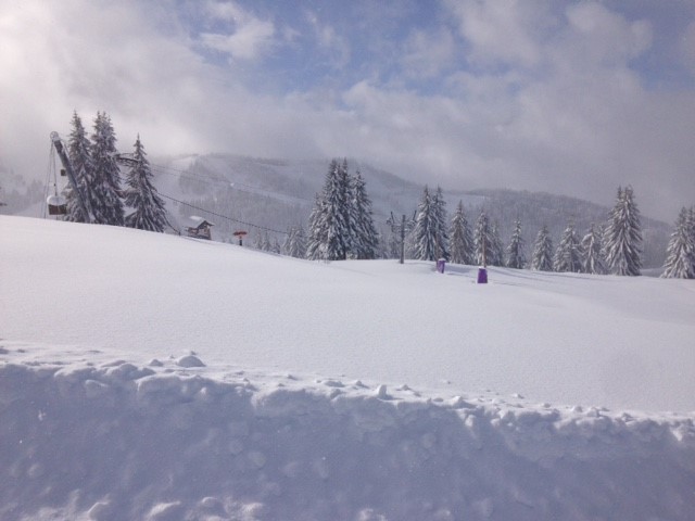 11-11-16, the pistes being bashed and it's looking like a great start to the season!