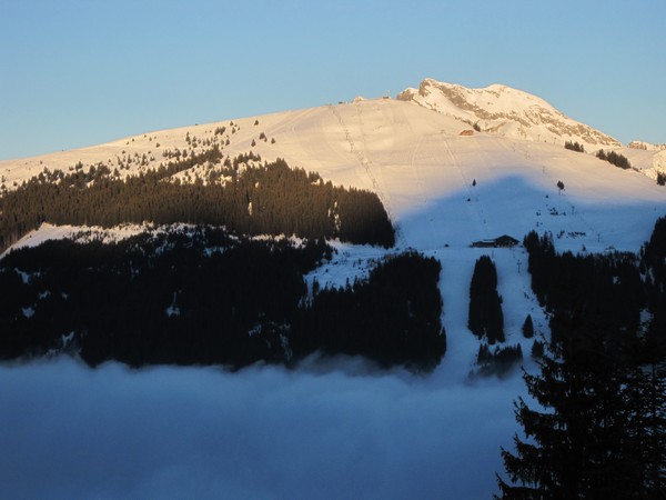 14/1/12, Mont Chéry with cloud in the valley